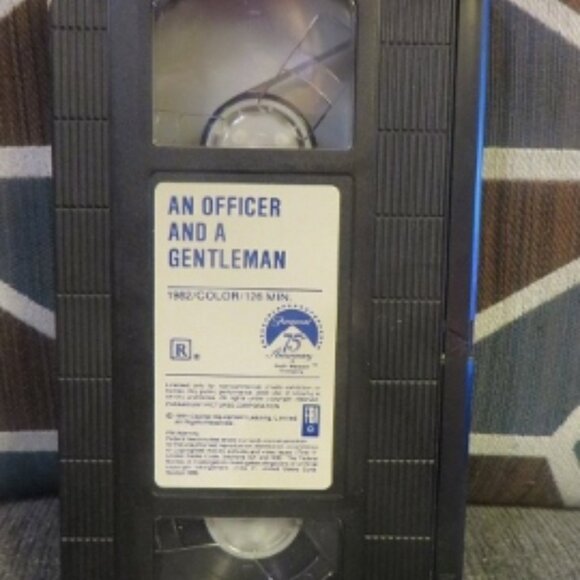 AN OFFICER AND A GENTLEMAN - 1982 - VHS (1st Release - Original 1982 Copy) - Picture 9 of 12